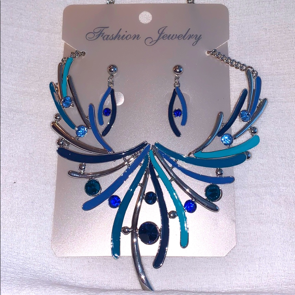 Beautiful blue and teal necklace earring set